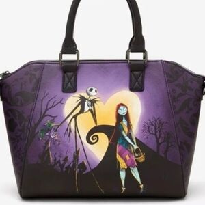 GOING LIVE AT 7:30 EST..ALL LOUNGEFLY AND DISNEY SHARE  SHOW..ADD YOURS TO TRAY